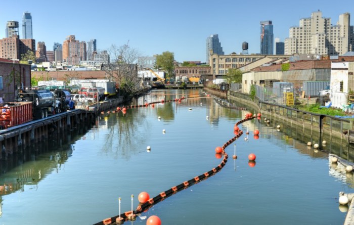 The Gowanus Community Advisory Group is asking the EPA for signage warning anglers not to eat what they catch along Brooklyn’s Gowanus Canal. (iStock)