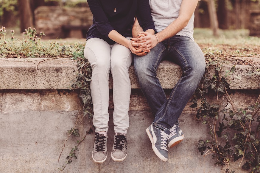 Holding hands with your romantic partner may ease their physical pain