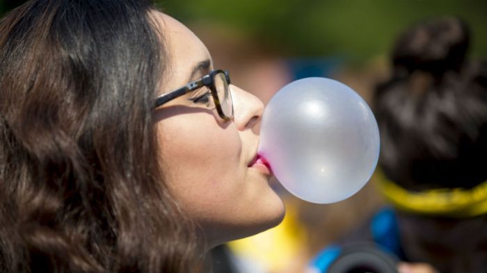 is chewing gum bad for you bubble