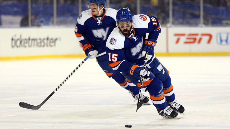 Cal Clutterbuck Islanders third jersey. (Photo: Getty Images)