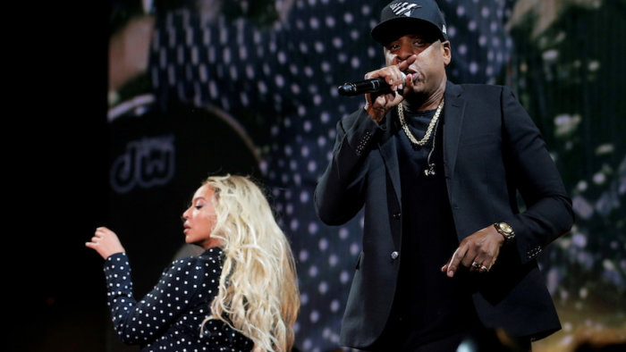 Jay Z and Beyonce performing