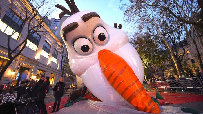 macys thanksgiving parade balloon inflation nyc
