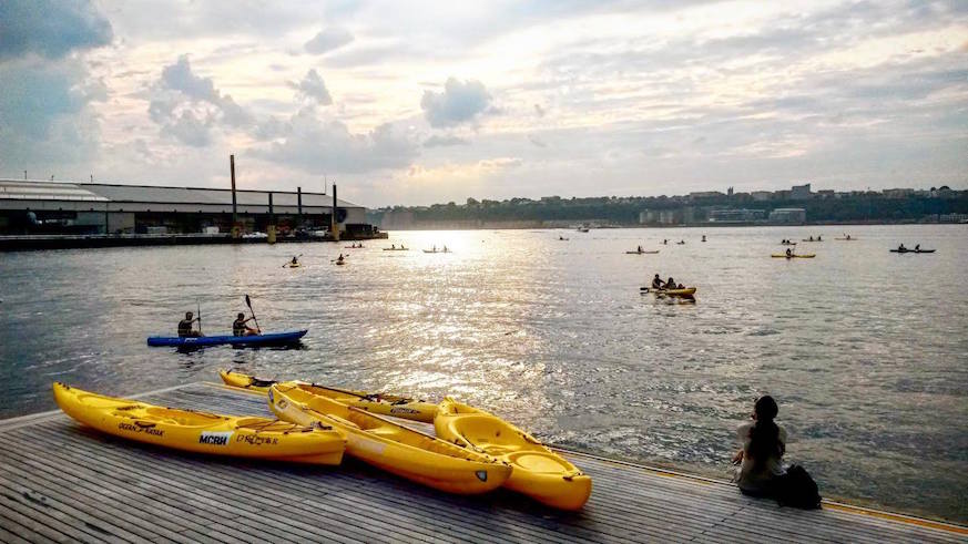 Manhattan Community Boathouse kayaks the Hudson River. Credit: Facebook