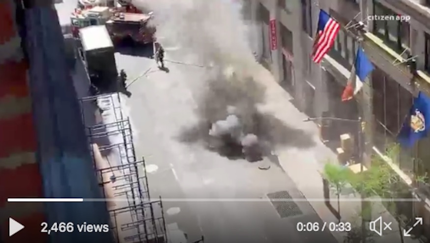 6 injured in Midtown manhole explosions