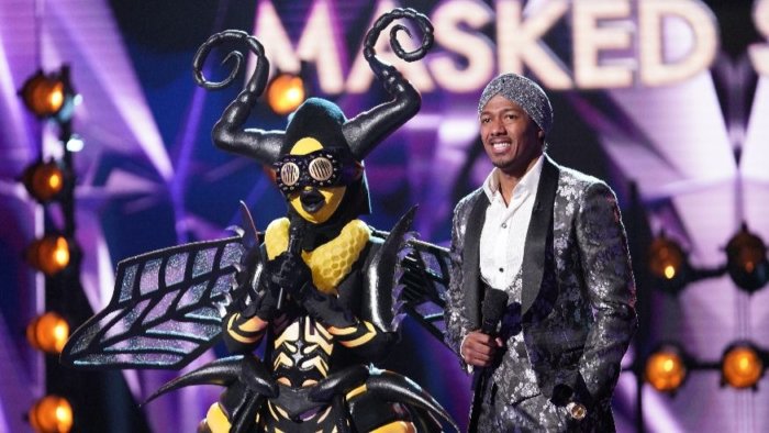 The Bee joins Nick Cannon on The Masked Singer episode 6