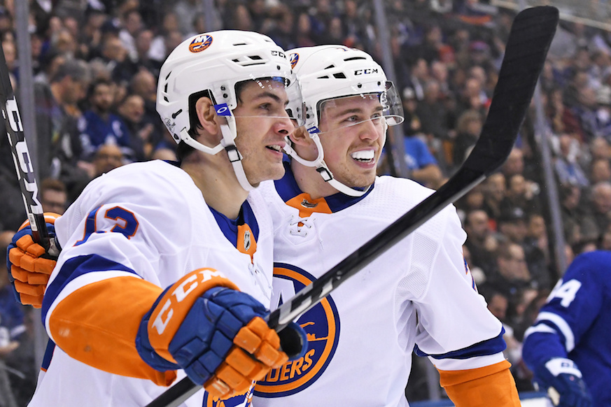 Mathew Barzal (left) and Anthony Beauvillier (right). (Photo: Getty Images)
