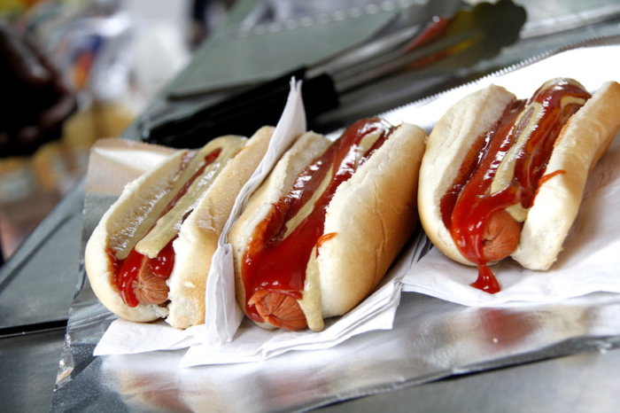 Cheap or free hog dogs for National Hot Dog Day