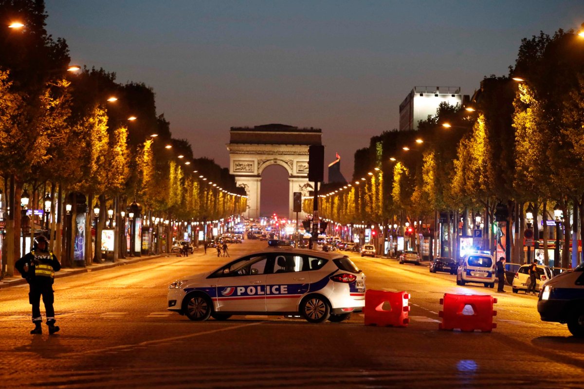 Police officer killed, two wounded in Paris shooting