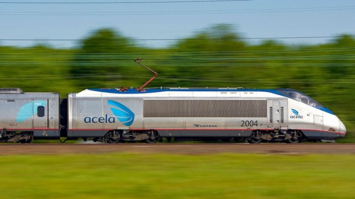 A high-speed 2150 Amtrak Acela train was en route from Washington, D.C., to New York’s Penn Station when it broke apart at 125 mph.