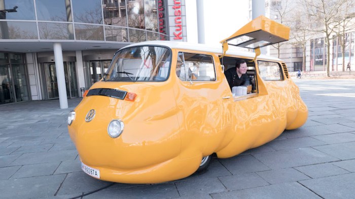 Erwin Wurm's Hot Dog Bus will move around Brooklyn Bridge Park this summer — find it for a free hot dog! Credit: Studio Erwin Wurm