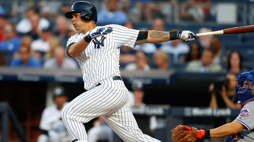 Gary Sanchez rips a base hit against the Mets during a 2016 regular season game. (Photo: Getty Images)