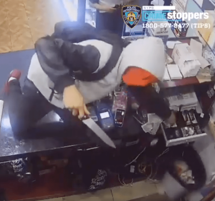 NYPD: Kitchen knife-wielding robber on the loose