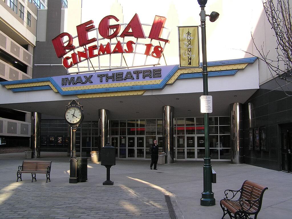 New York moviegoers unfazed by La. theater shooting