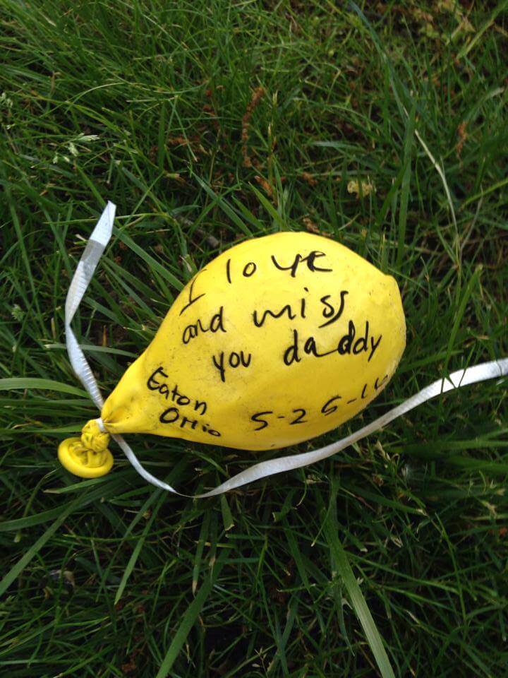 Girl sends message to dad in heaven on balloon