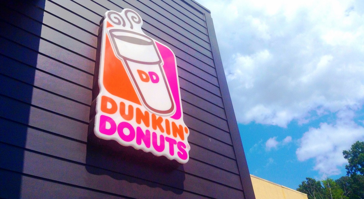Homeless man throws hot coffee at Muslim woman in Dunkin’ Donuts: NYPD