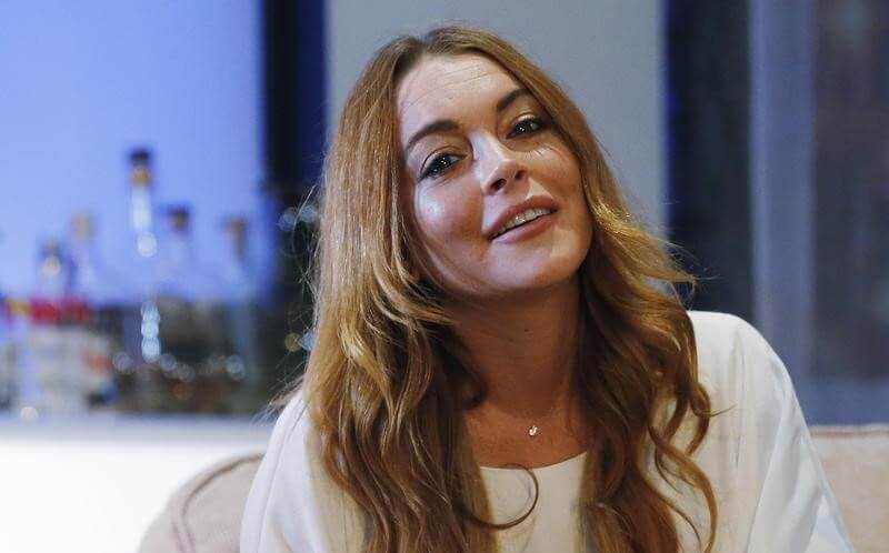 Lindsay Lohan and mom sue Fox News for cocaine-sharing comment