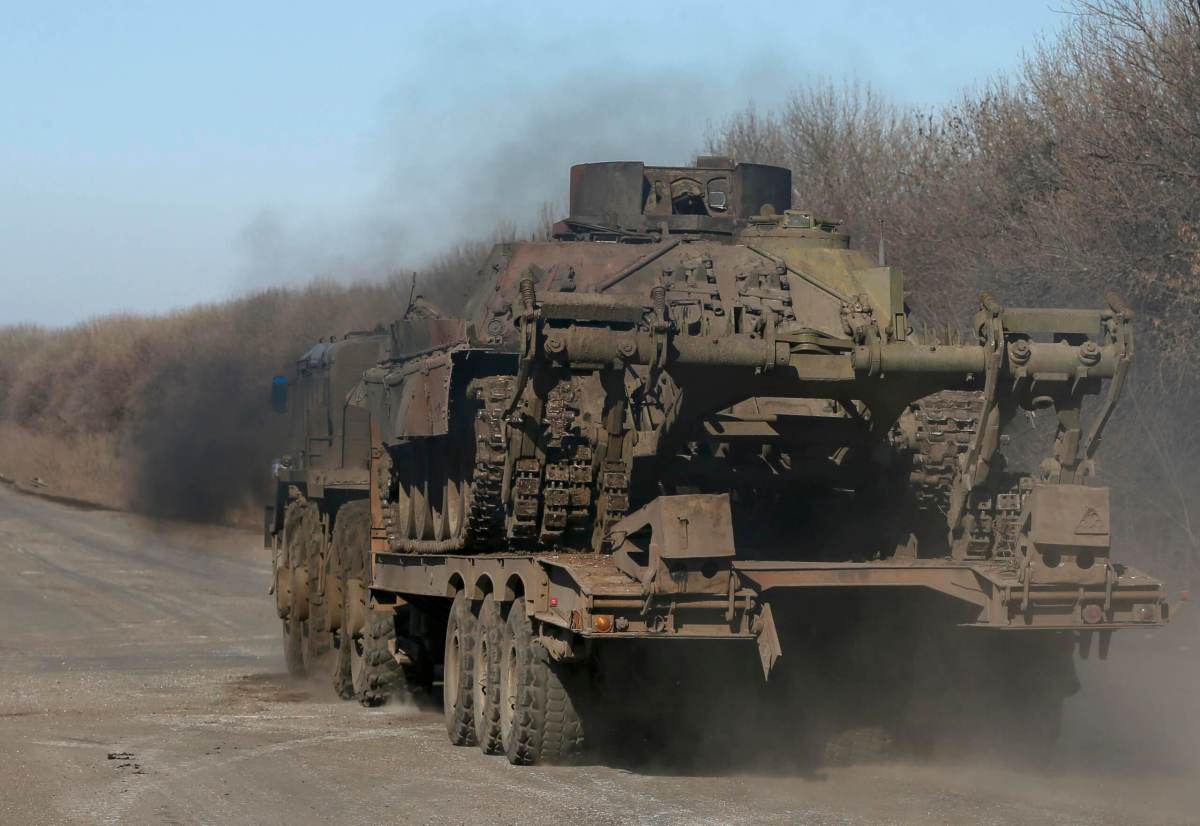 Glimmer of hope for Ukraine truce as rebels start weapons withdrawal