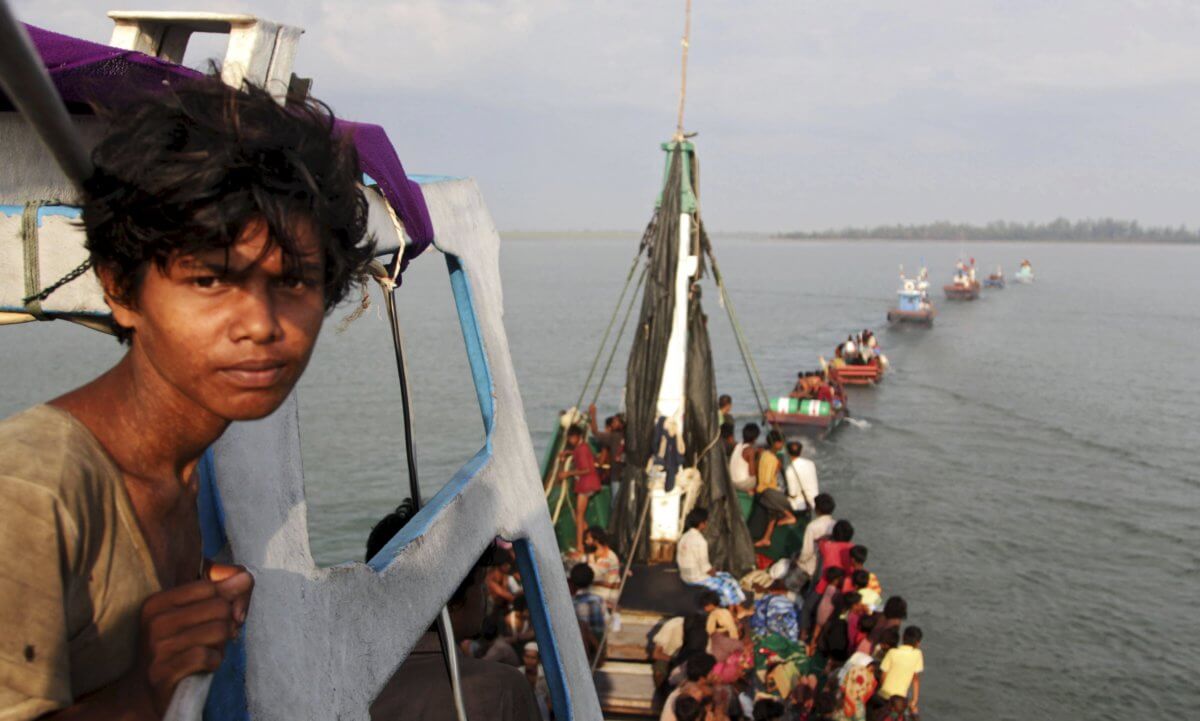 Indonesia and Malaysia accept 7,000 migrants adrift in S.E. Asian seas