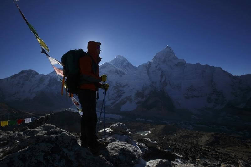 Nepal enlists experts to okay return to Mount Everest after killer quakes