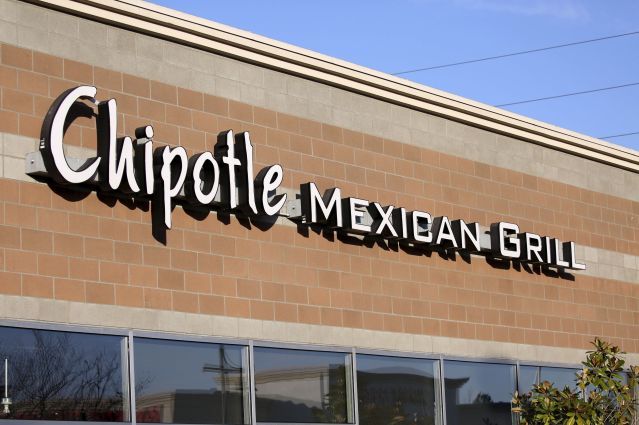 Expert says ‘don’t panic’ after Chipotle sickens BC students