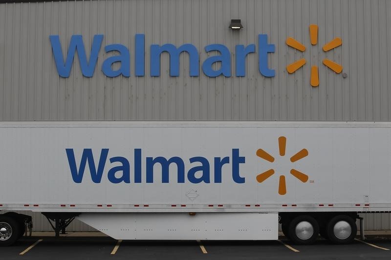 Wal-Mart closing hundreds of stores
