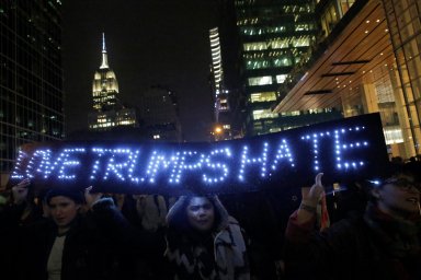 Witness anti-Trump protests cause mayhem in Manhattan