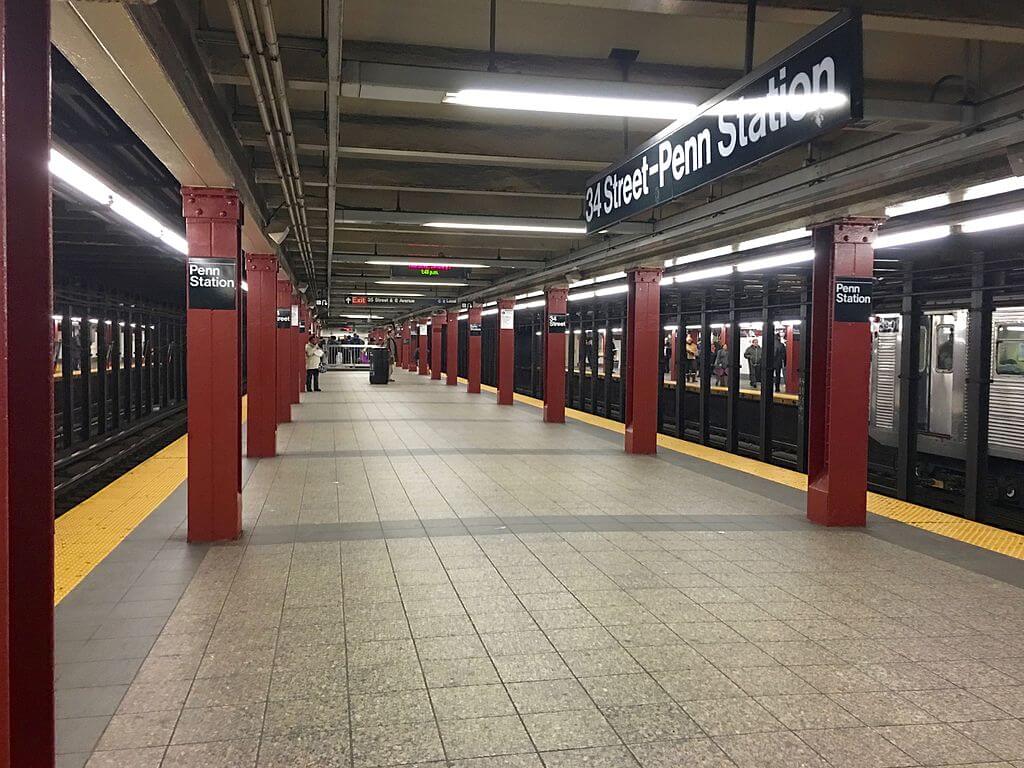 Man stabbed at Midtown Manhattan subway station: Report