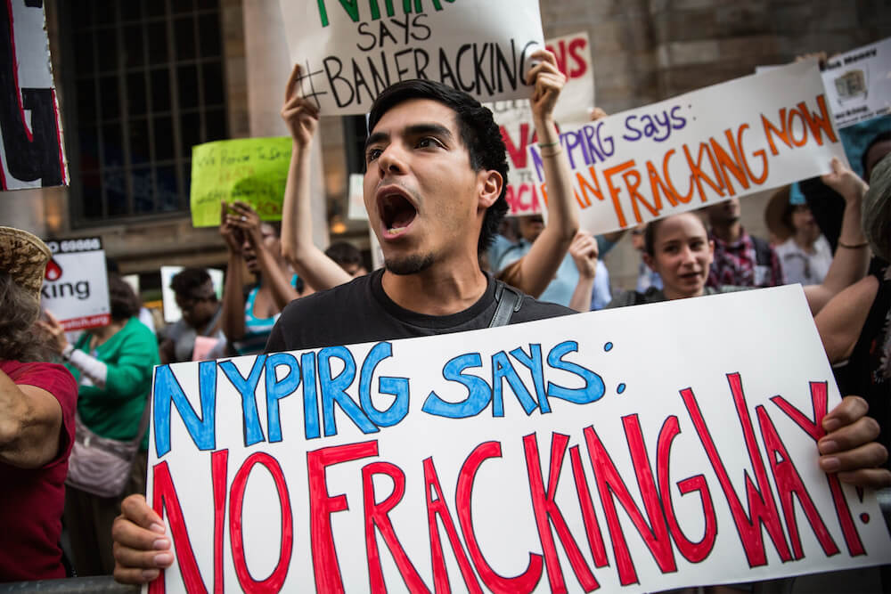 Cuomo bans fracking in New York