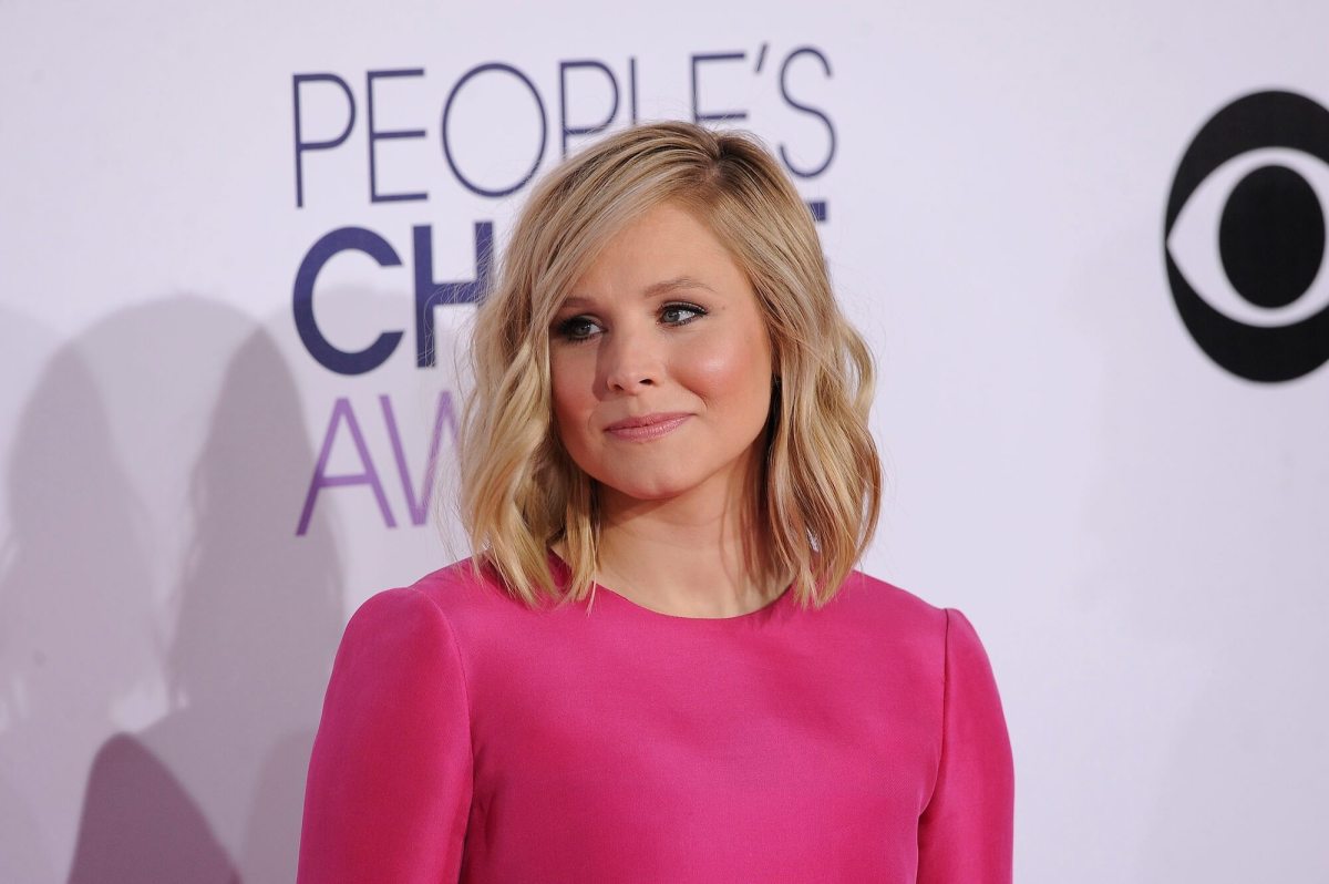 If you’re an anti-vaxxer, you can’t sit with Kristen Bell