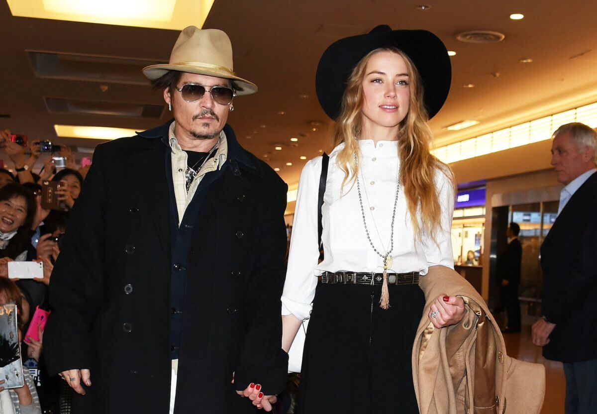 Surprise! Johnny Depp and Amber Heard totes already married.