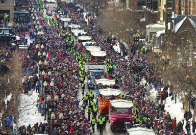 PHOTOS, VIDEO: Fans pack downtown Boston for Patriots parade