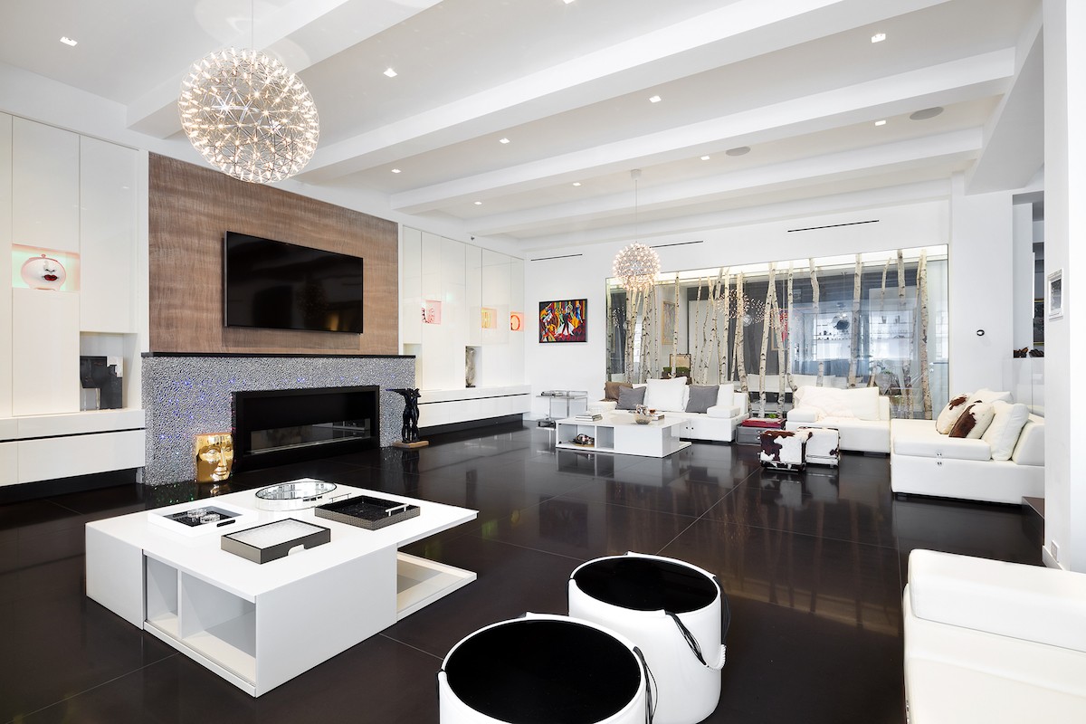 $12.8M Flatiron pad is like having your own massive, private design showroom