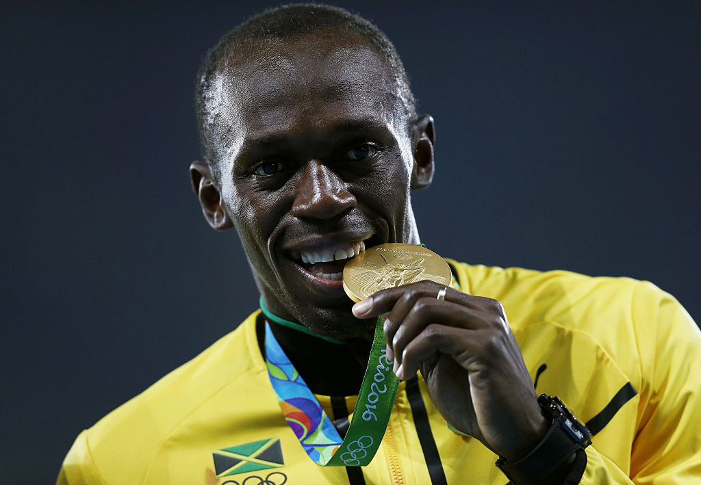 Usain Bolt parties, invites women back to hotel