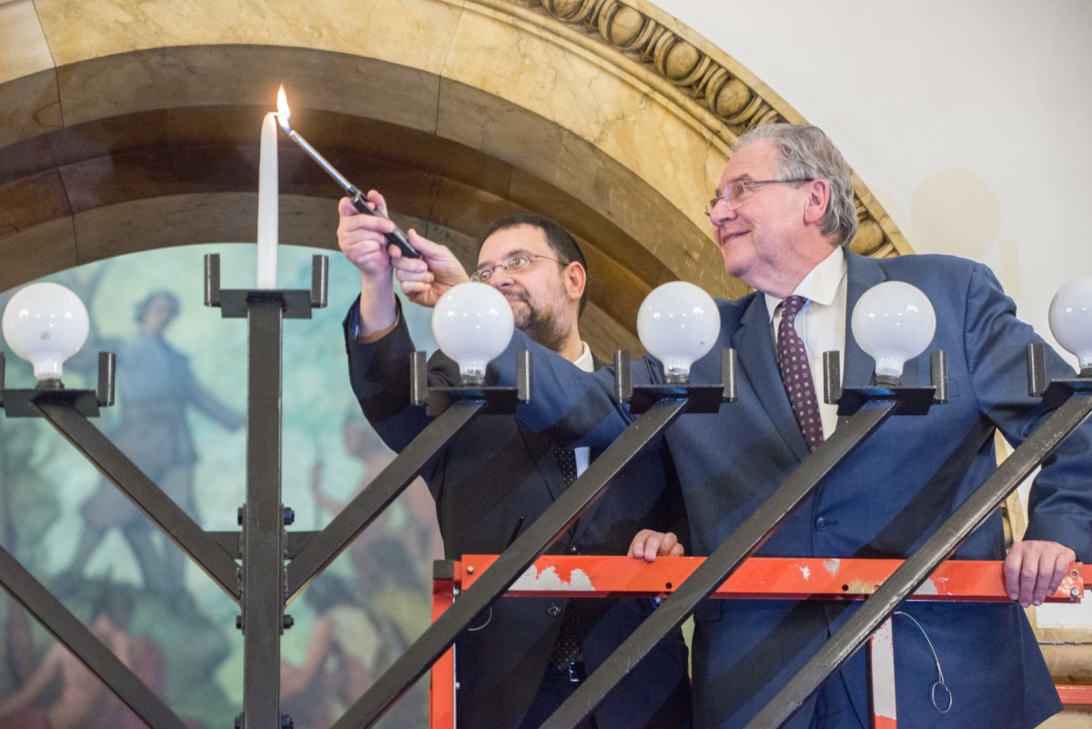 PHOTOS: Giant menorah unveiled at Massachusetts State House