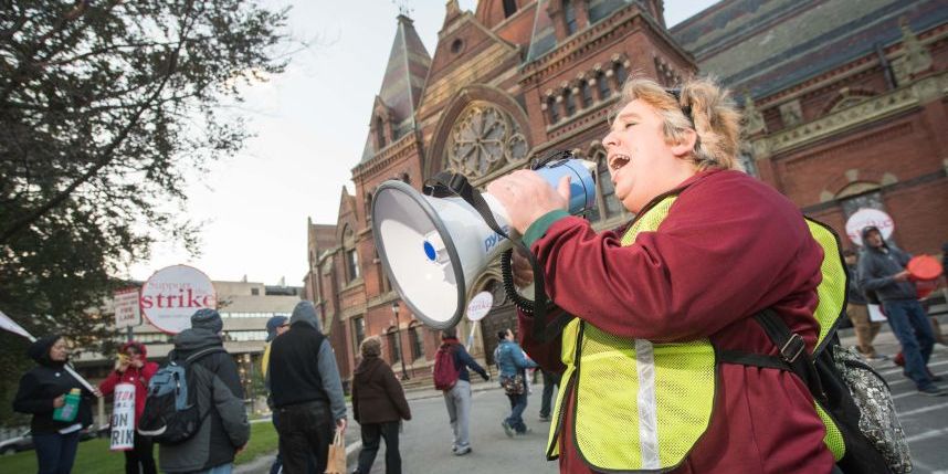 Boston City Council unanimously supports Harvard dining hall workers as
