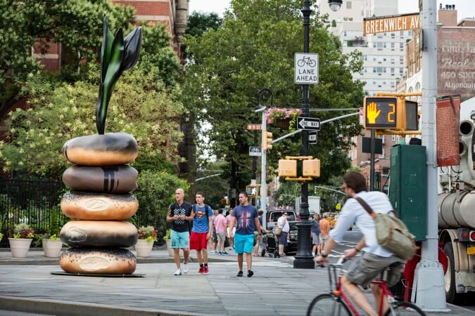 What’s with the giant bagel sculptures in NYC?