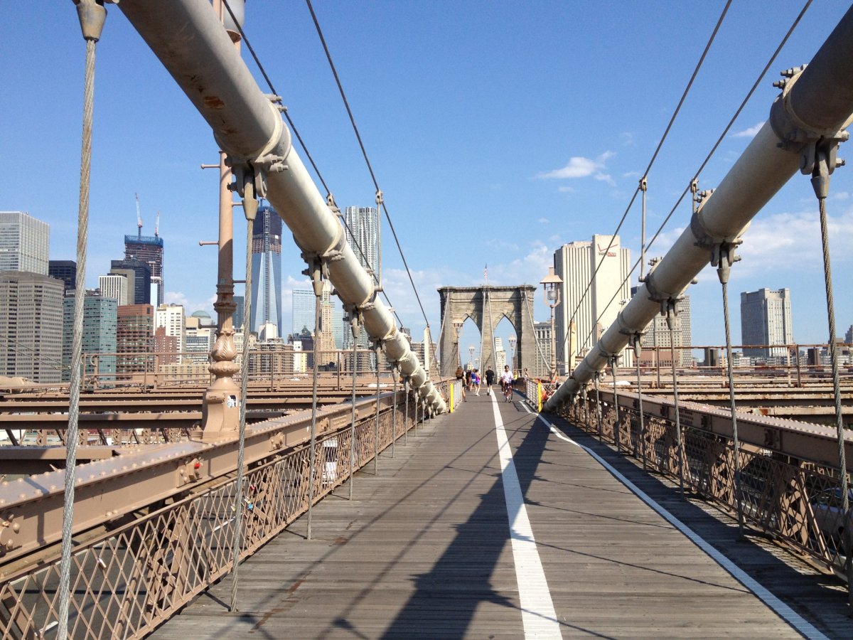 Photo-seeking tourist arrested on Brooklyn Bridge