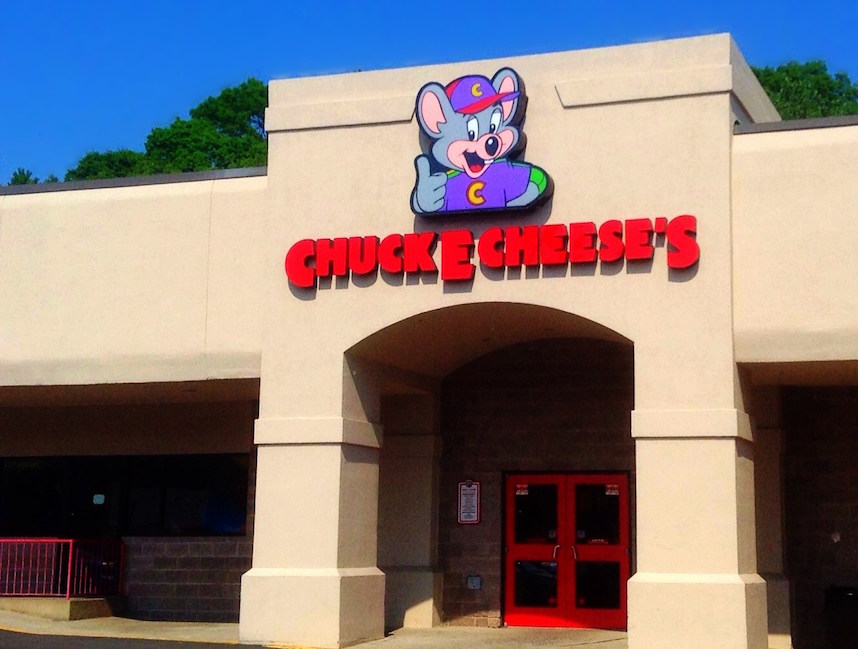 5 arrested in boozy brawl at a Chuck E. Cheese’s