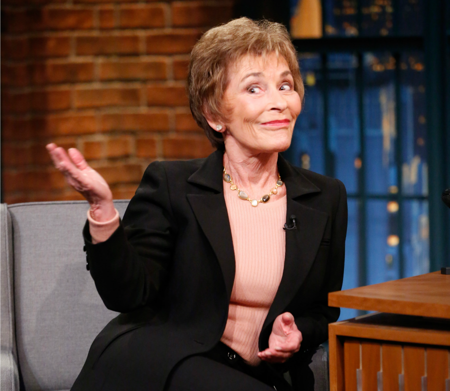 Judge Judy owns a photographer while leaving dinner