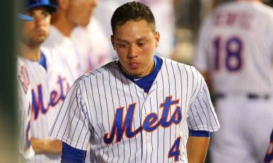 Wilmer Flores tears up on field after he thinks he’s been traded from Mets