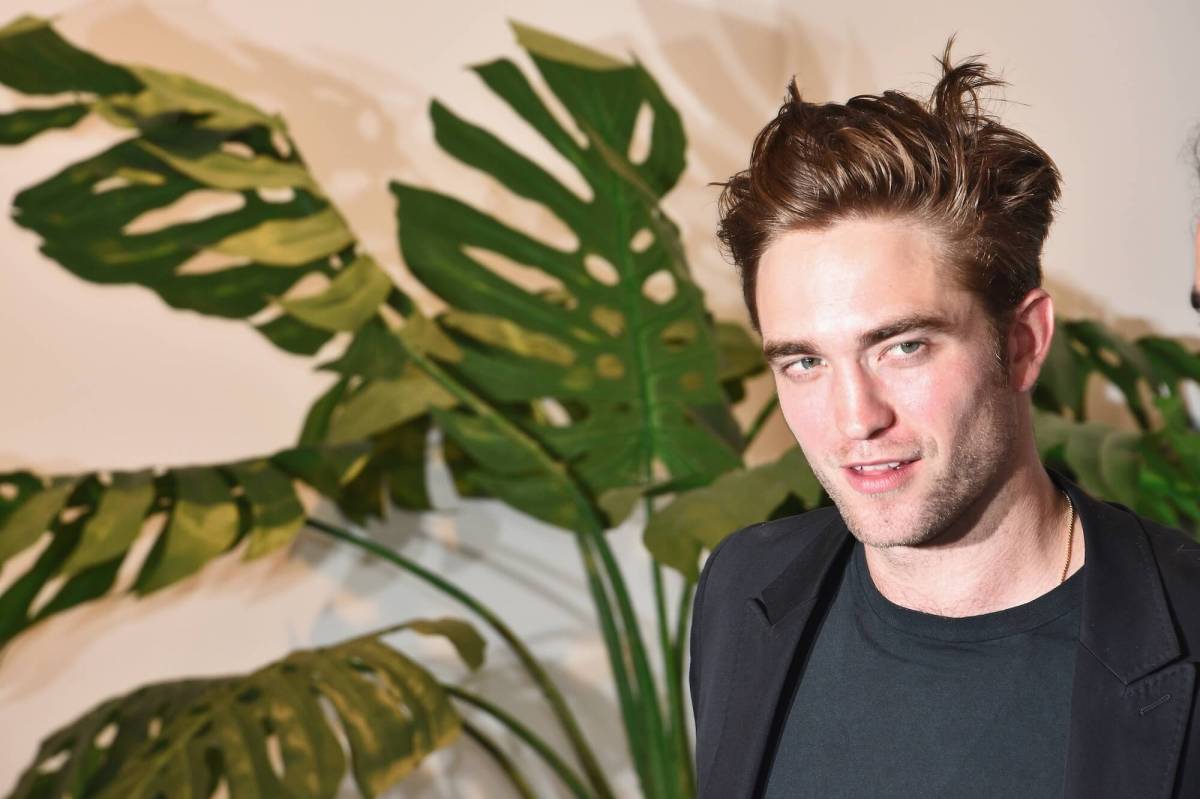 Robert Pattinson fat-shames himself