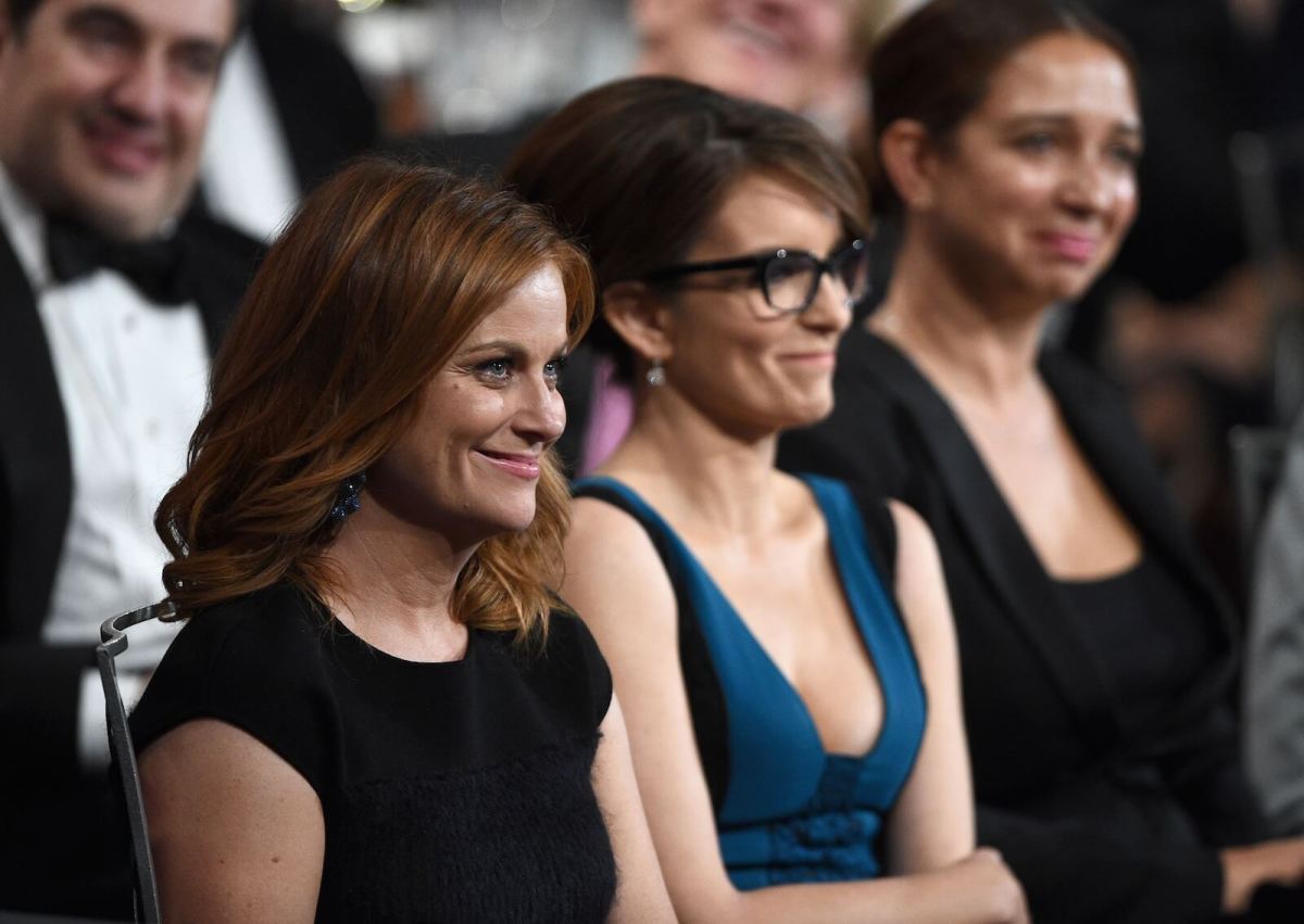 Tina Fey and Amy Poehler mock Star Wars with a Sisters making-of video