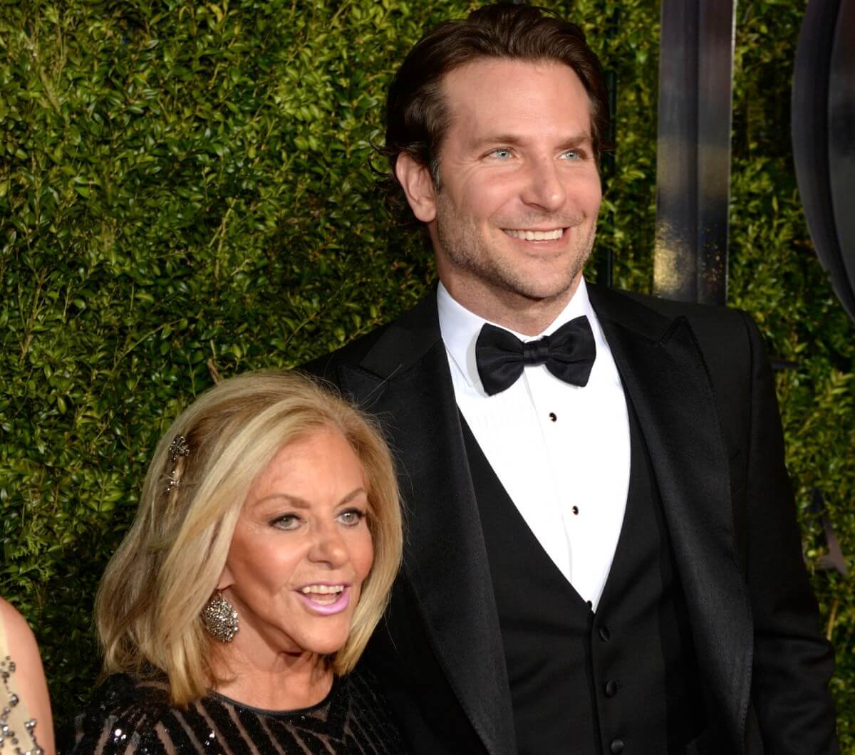 Bradley Cooper introduces new girlfriend to his mom