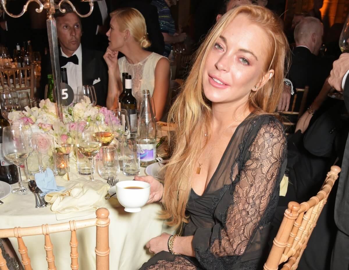 Lindsay Lohan teases terrible, terrible memoir with Instagram vid