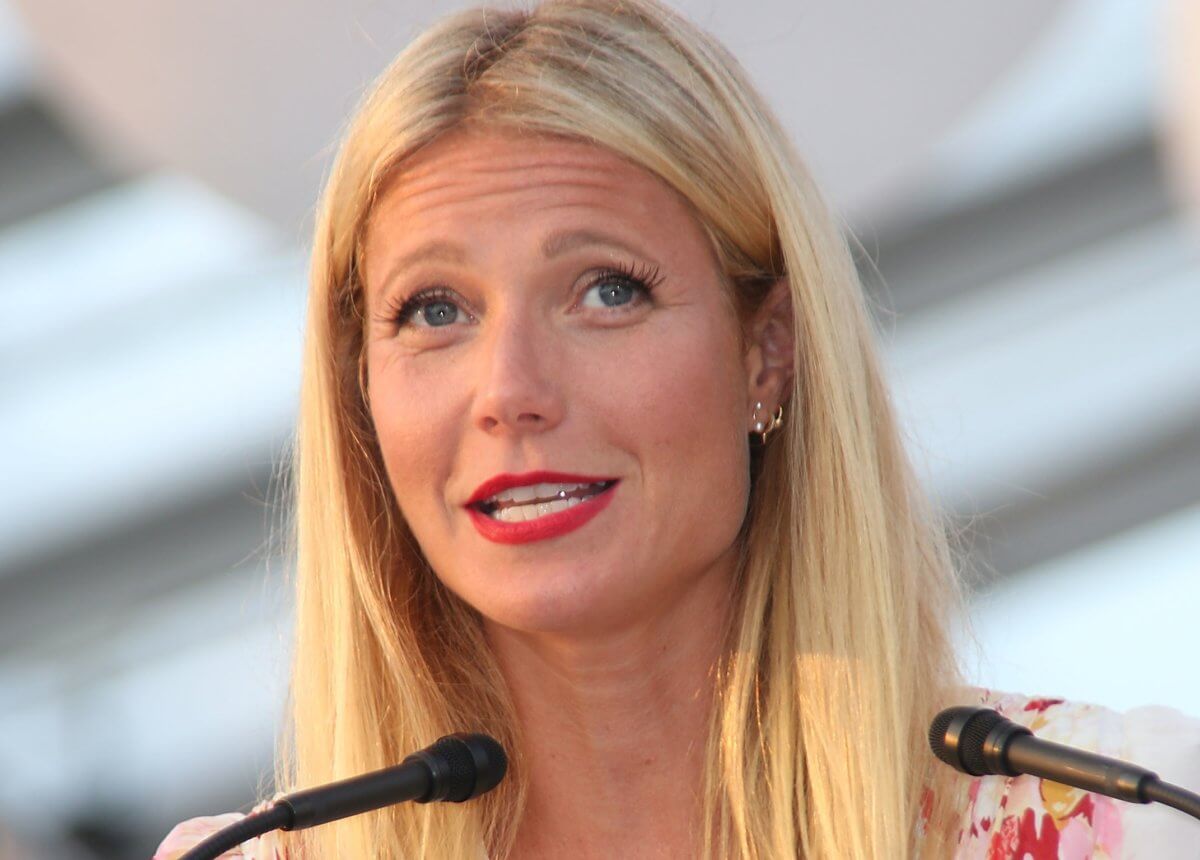 Gwyneth Paltrow passes the conscious uncoupling buck