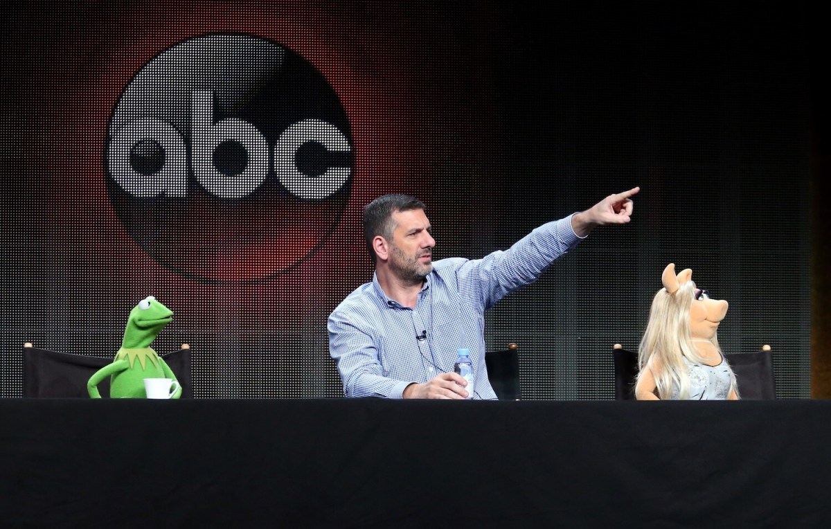 ‘The Muppets’ soldiers on despite Miss Piggy and Kermit’s tragic breakup