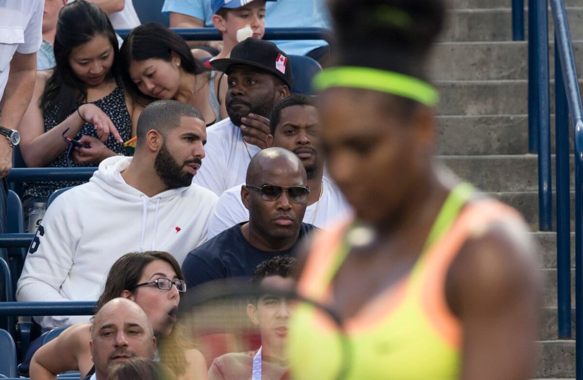 Drake and Serena, sitting in Cincinnati, K-I-S-S-I-N-G