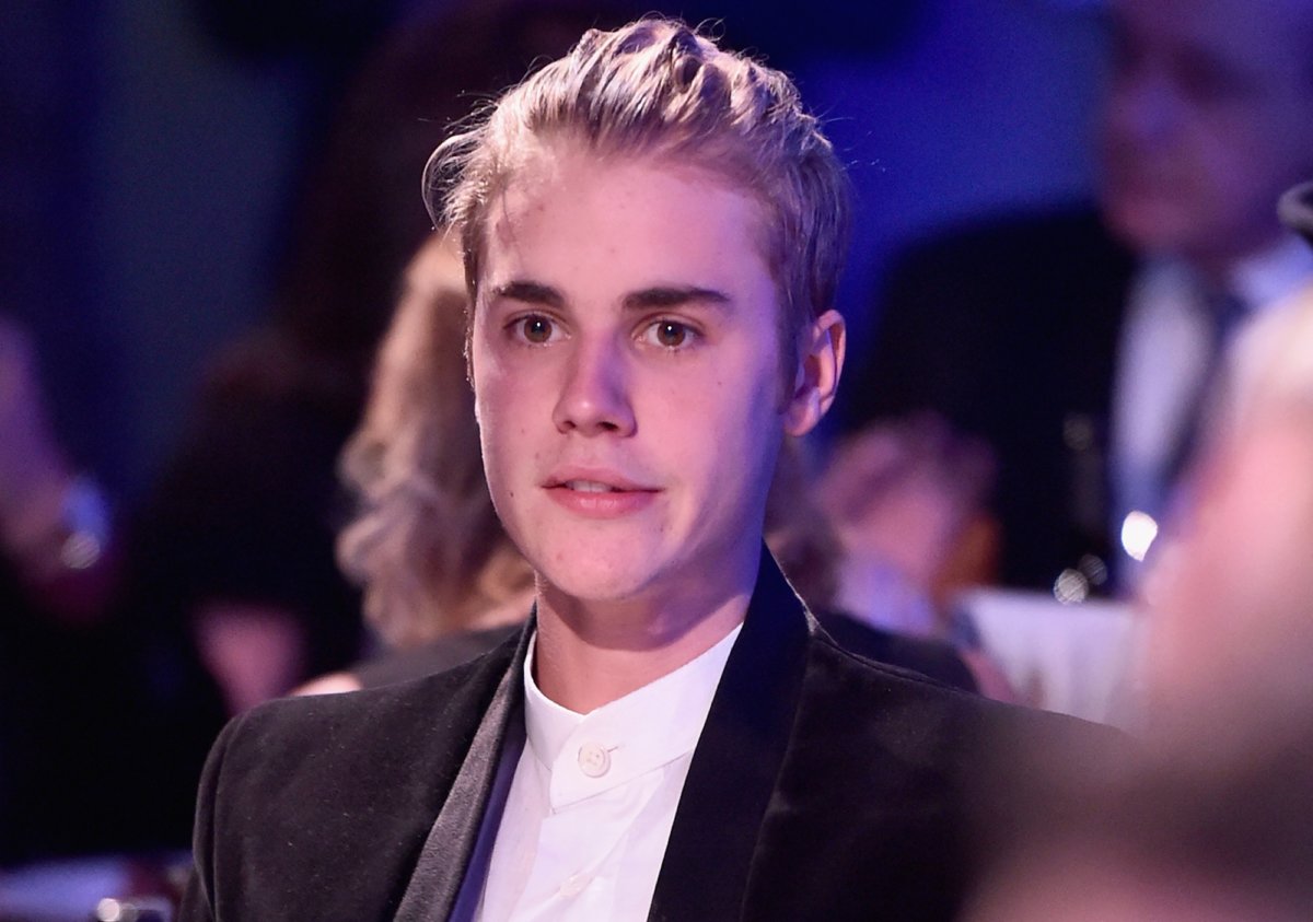 Justin Bieber scolded for horsing around on Mexican ruins