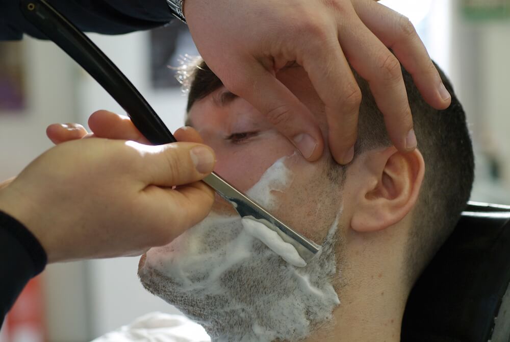 Barber gets 10 years for slashing client’s throat during shave