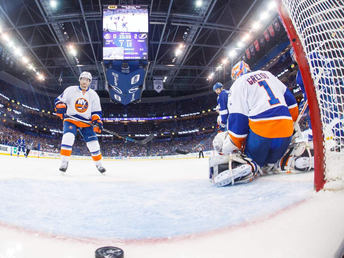 Islanders eliminated after ugly Game 5 loss to Lightning